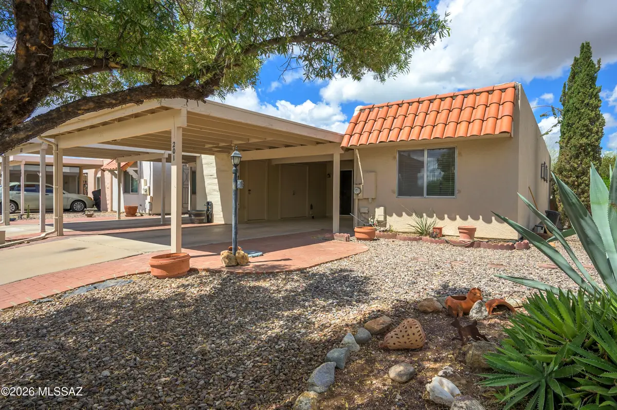 201 N Calle Del Lago, Green Valley, AZ 85614 - #1