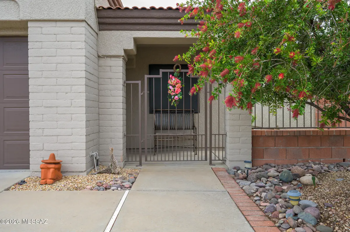 312 N Royal Bell, Green Valley, AZ 85614 - #1