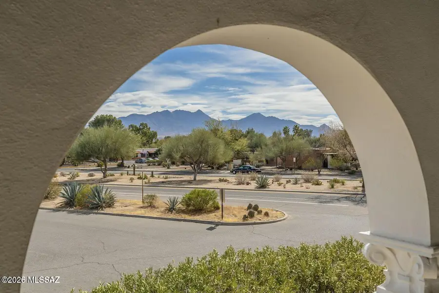 568 W Paseo Solana, Green Valley, AZ 85614 - #2