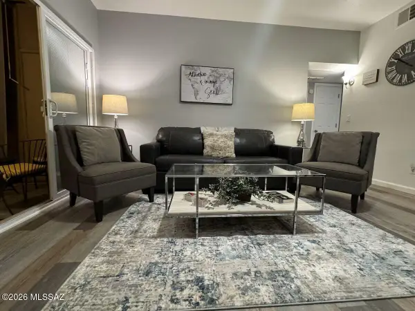 5750 N Camino Esplendora, Tucson, AZ 85718