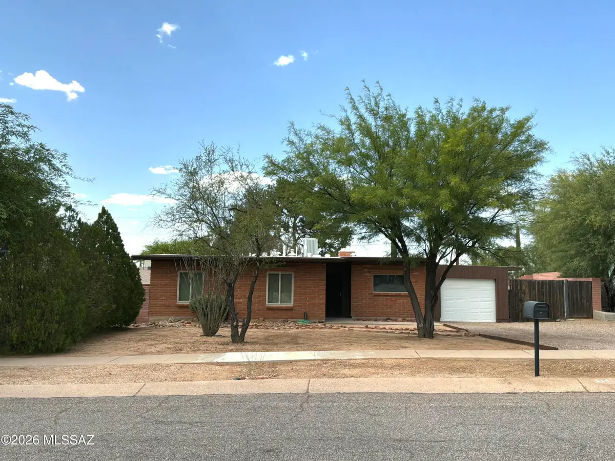 118 W Andrew Potter, Corona De Tucson, AZ 85641 - #1