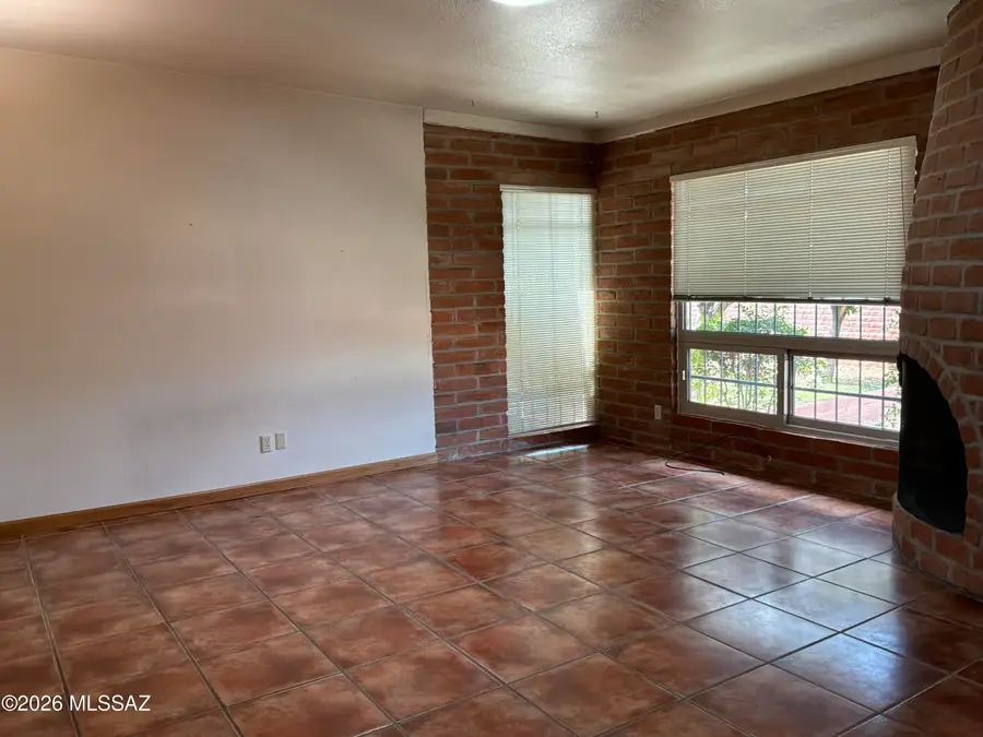 118 W Andrew Potter, Corona De Tucson, AZ 85641 - #3