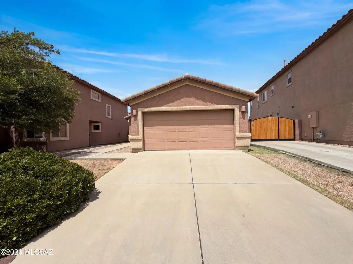 1067 E Lyle Canyon, Sahuarita, AZ 85629 - #1