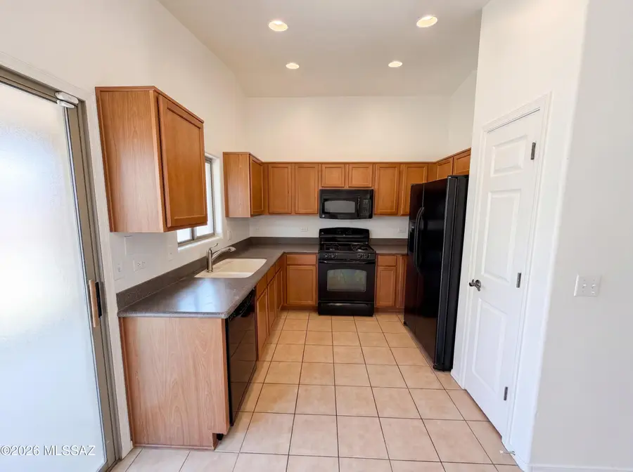 1067 E Lyle Canyon, Sahuarita, AZ 85629 - #2