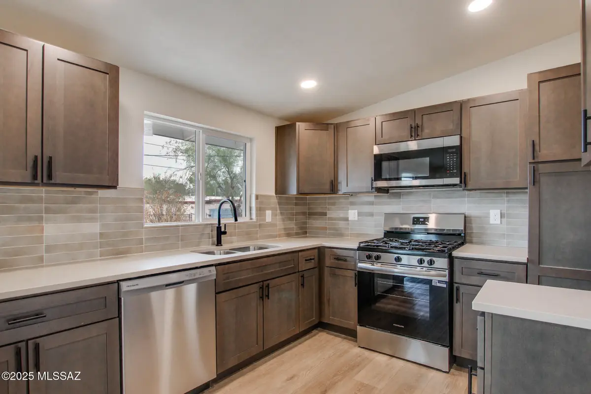 1220 W Fresno, Tucson, AZ 85745 - #1