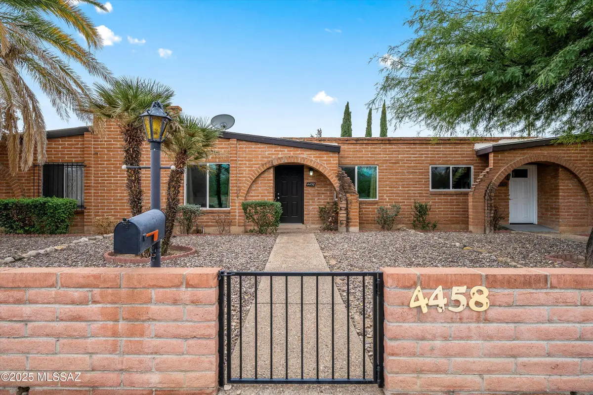 4458 E Fort Lowell, Tucson, AZ 85712 - #1