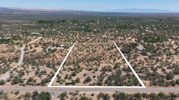 W Dove, Amado, AZ 85645