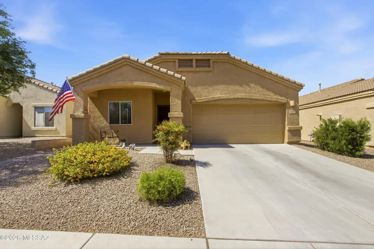 125 E Calle Vivaz, Green Valley, AZ 85614 - #1