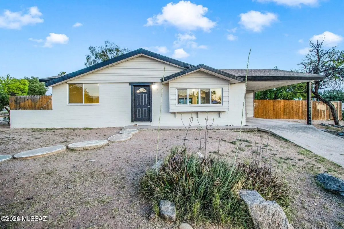 8202 E Kenyon, Tucson, AZ 85710 - #1