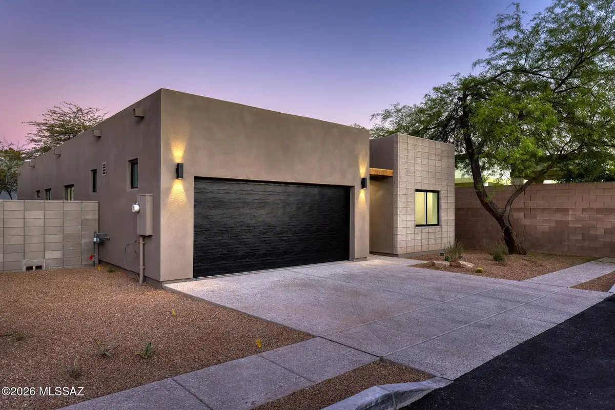3942 E Elmwood, Tucson, AZ 85711 - #1