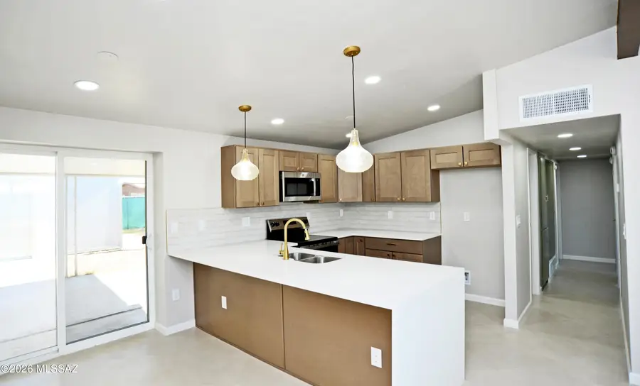 1055 W King, Tucson, AZ 85705 - #2