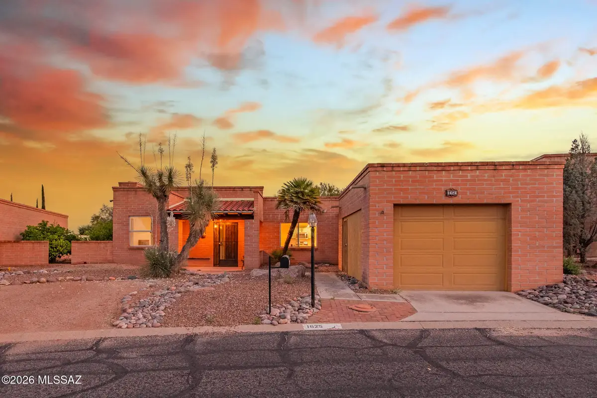 1625 W Calle Hacienda, Green Valley, AZ 85622 - #1