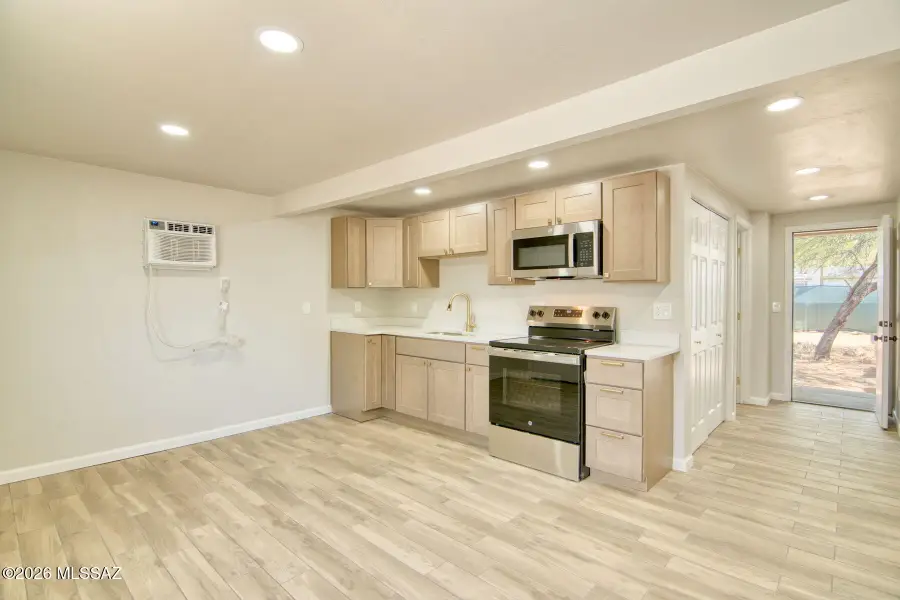 4146 E Flower, Tucson, AZ 85712 - #3
