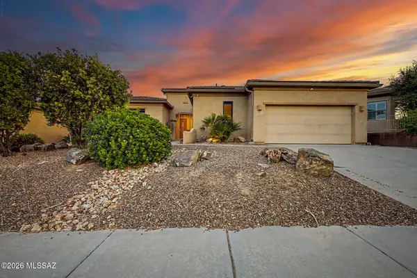 887 W Calle Artistica, Green Valley, AZ 85614
