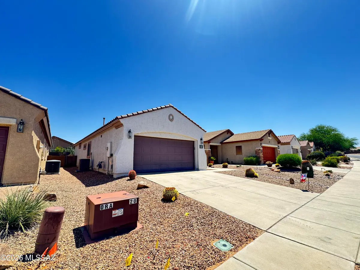 335 W Calle Del Estribo, Sahuarita, AZ 85629 - #1