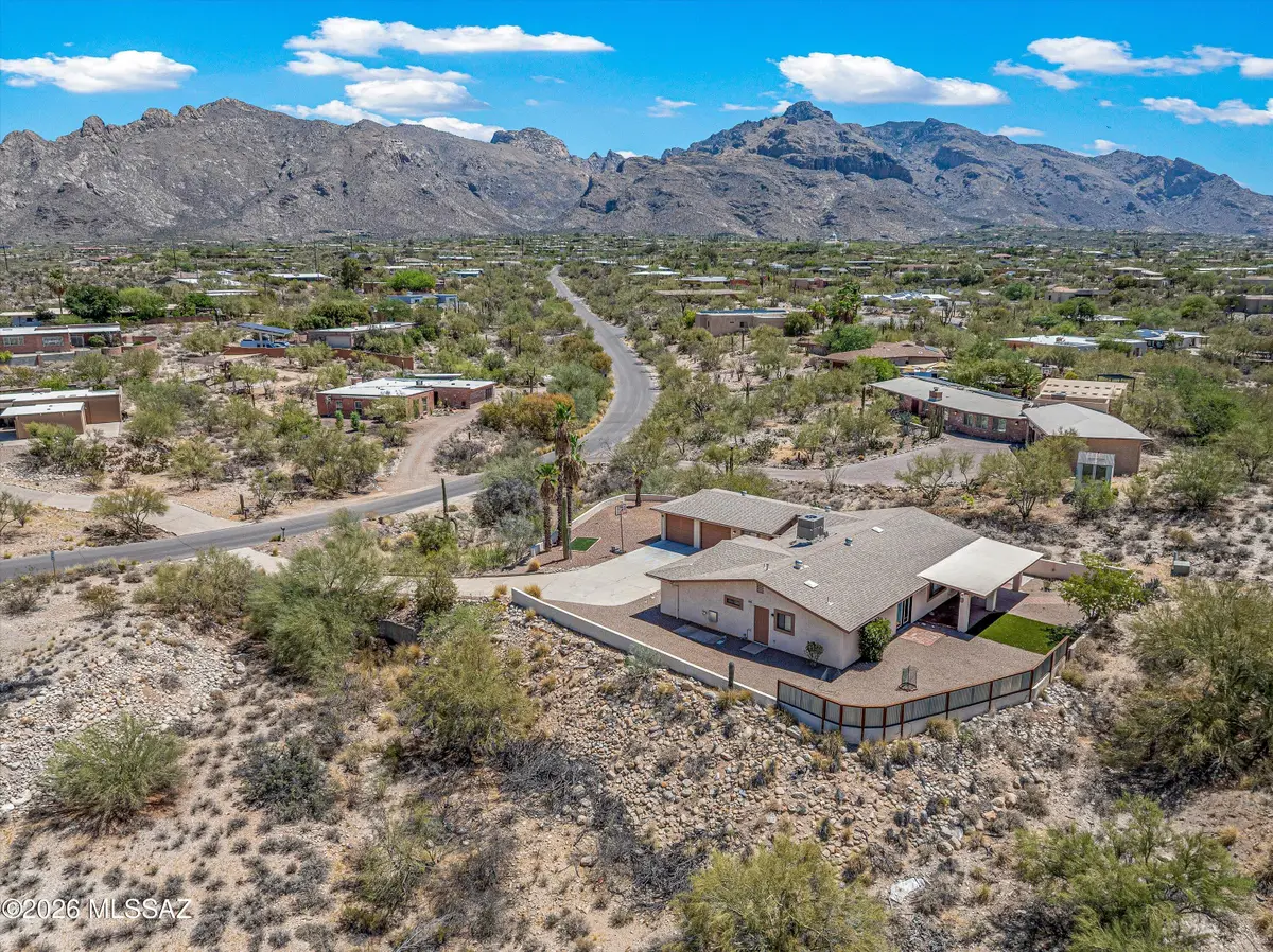 6902 N Camino De Las Candelas, Tucson, AZ 85718 - #1