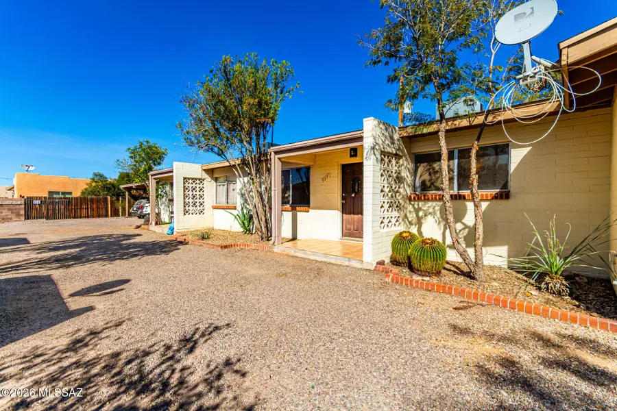 321 E Blacklidge, Tucson, AZ 85705 - #2