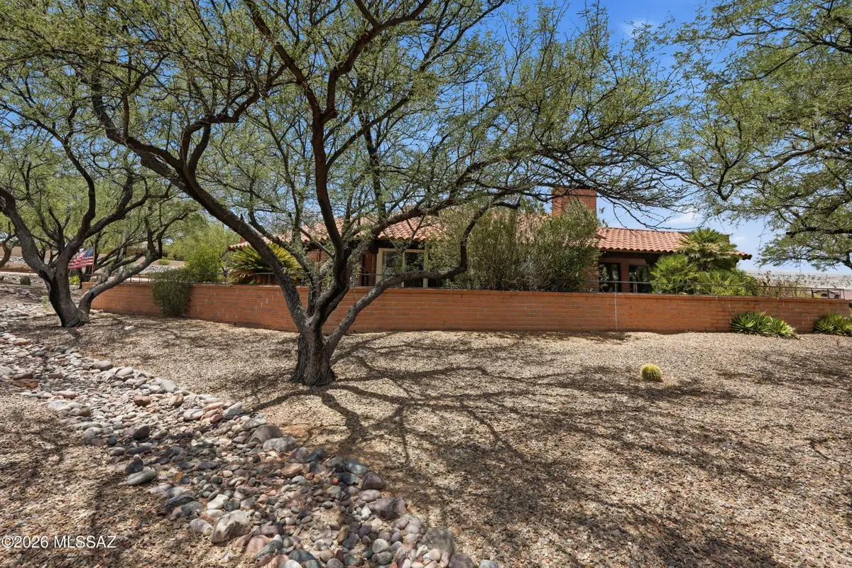 3910 S Via Del Ruisenor, Green Valley, AZ 85622 - #1