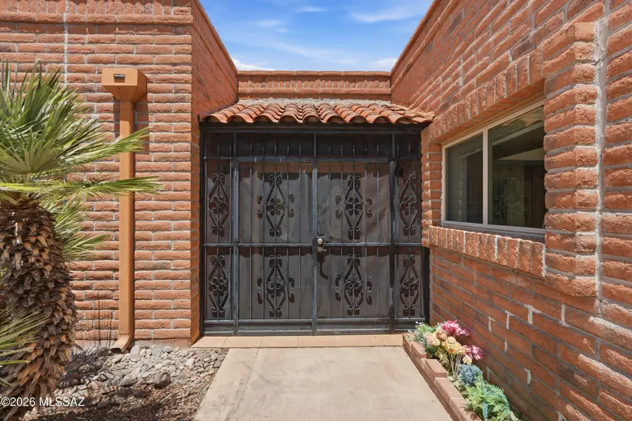 3910 S Via Del Ruisenor, Green Valley, AZ 85622 - #2