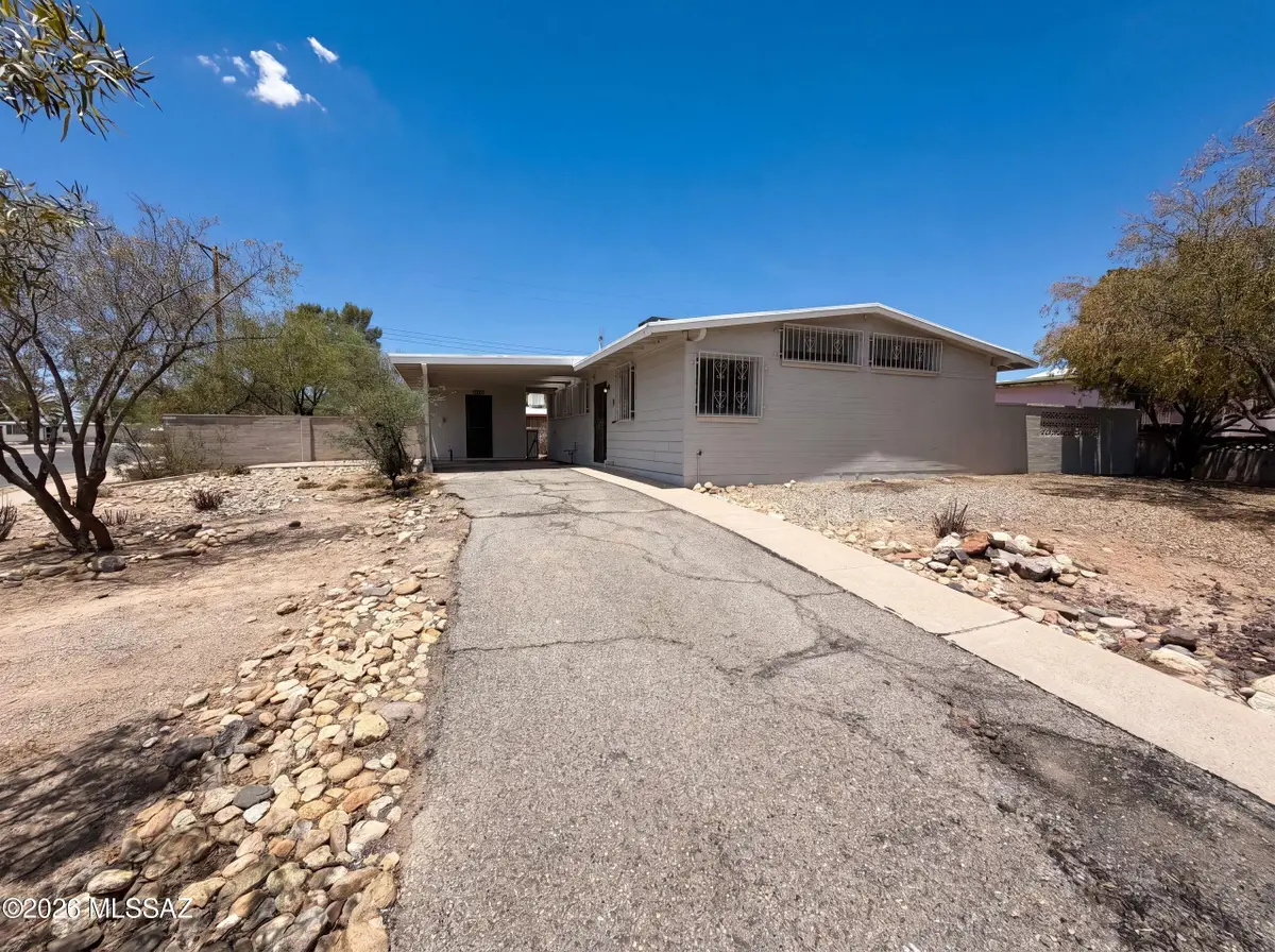 2901 N Cloverland, Tucson, AZ 85712 - #1