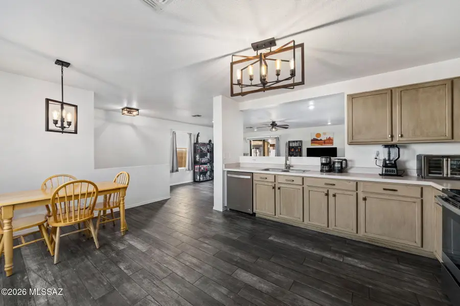 228 E Scarlet Maple, Sahuarita, AZ 85629 - #3