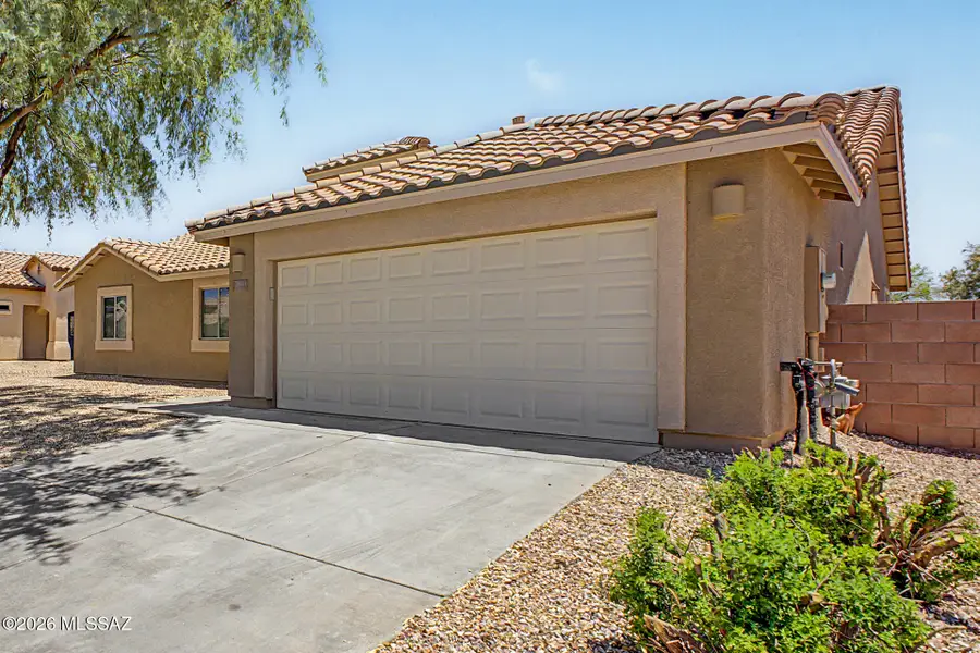1060 E Stronghold Canyon, Sahuarita, AZ 85629 - #2