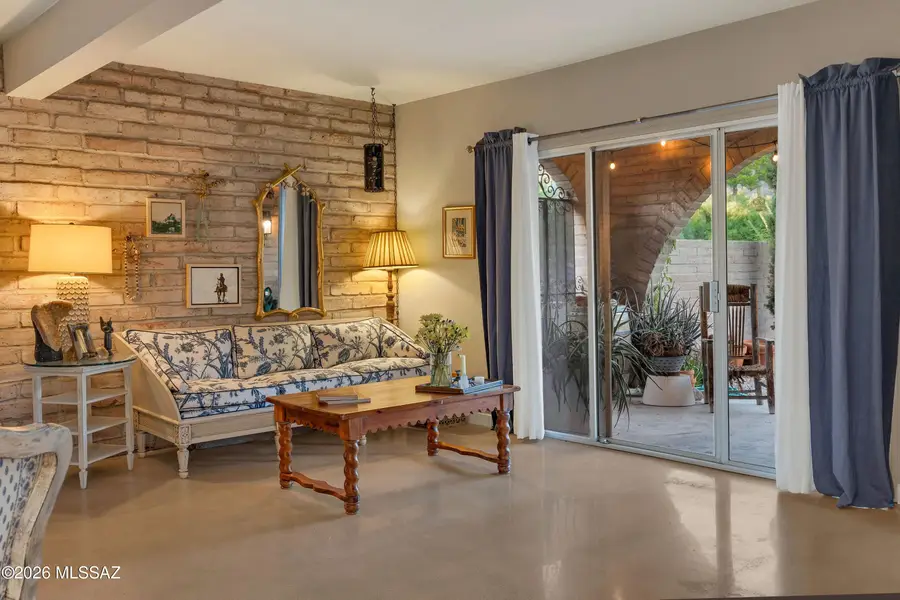 6400 N Val Dosta, Tucson, AZ 85718 - #2