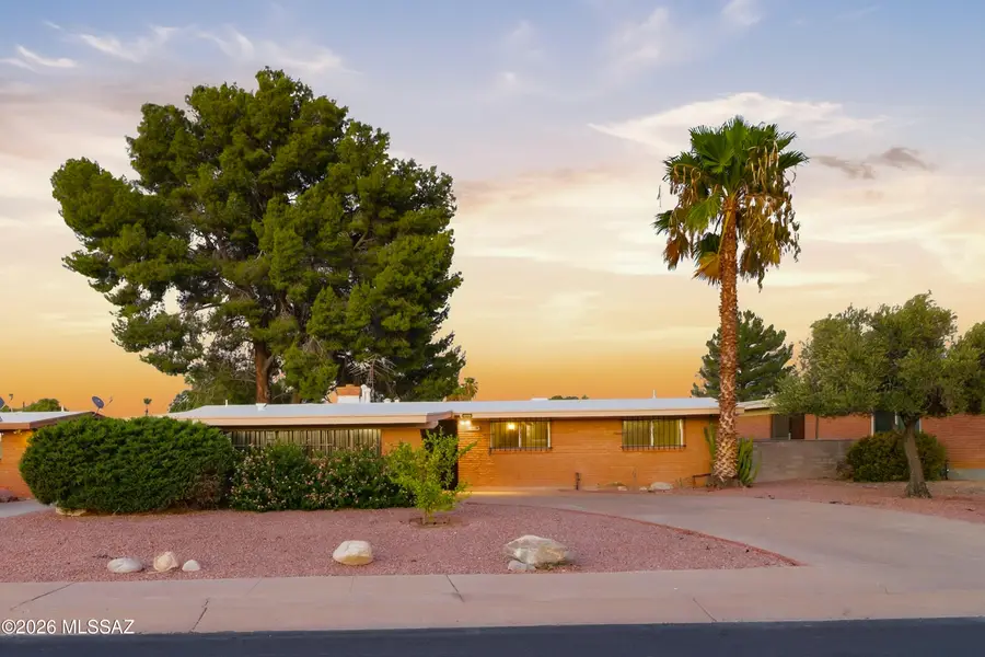 2109 S Camino Seco, Tucson, AZ 85710 - #2