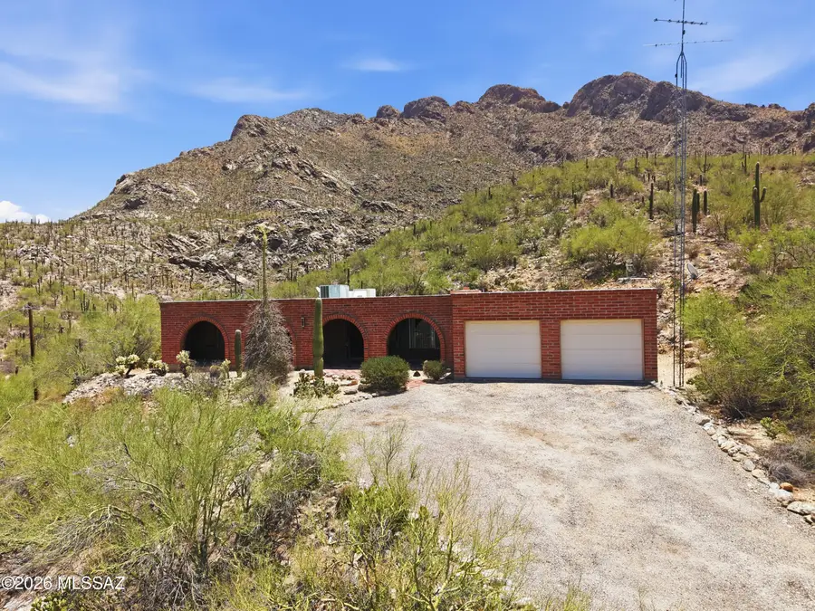 561 E San Moritz, Oro Valley, AZ 85704 - #2