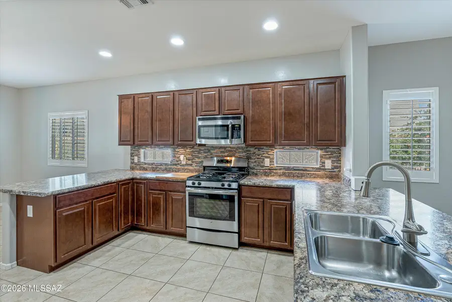 266 W Herschel H. Hobbs, Vail, AZ 85641 - #3