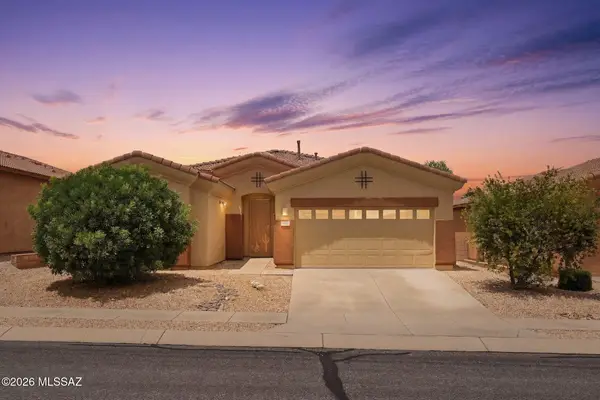 103 E Calle Del Capullo, Green Valley, AZ 85614