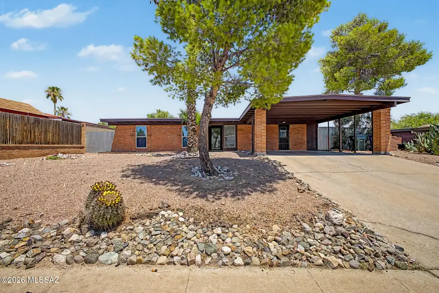 2131 S Deer Trail, Tucson, AZ 85710 - #2