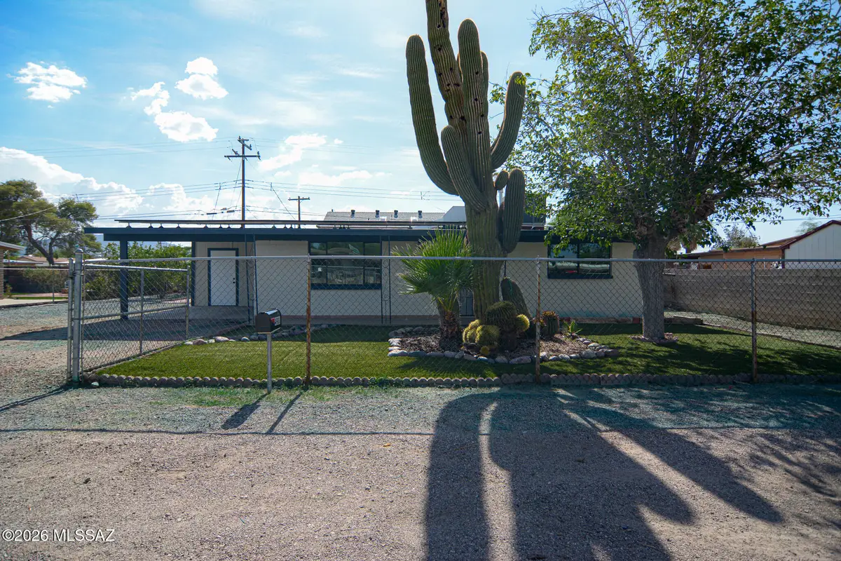 4901 N Sunrise, Tucson, AZ 85705 - #1
