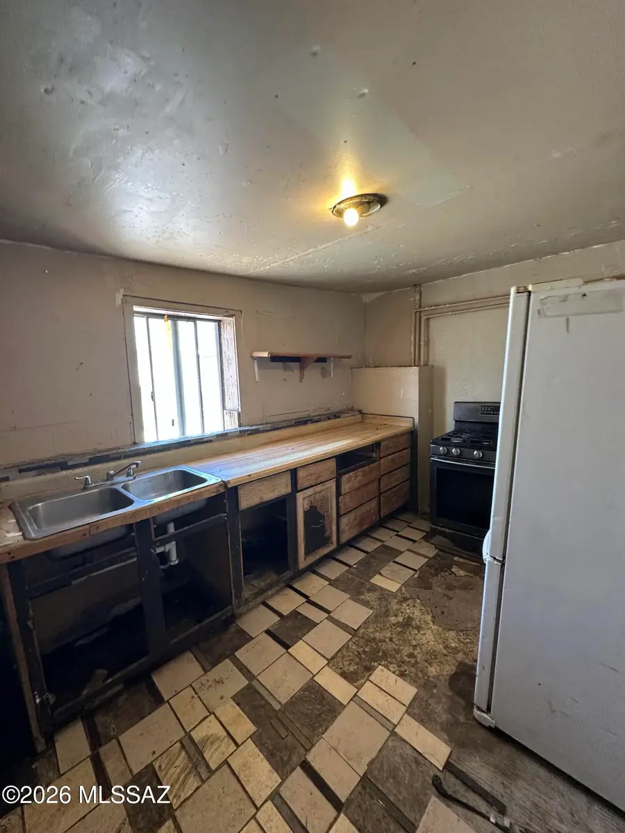 915 N Alder, Tucson, AZ 85705 - #2