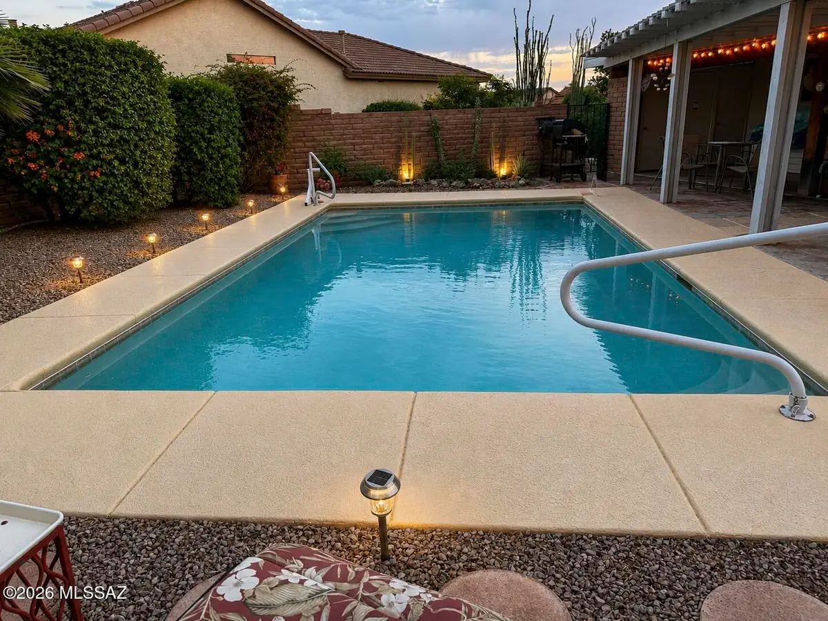 1847 E Desert Lark Ps, Green Valley, AZ 85614 - #1
