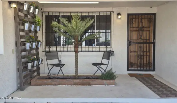 8916 E Palms Park, Tucson, AZ 85715