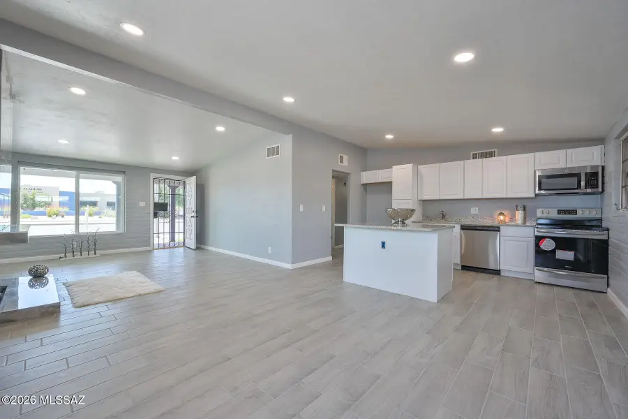 6899 E Broadway, Tucson, AZ 85710 - #3