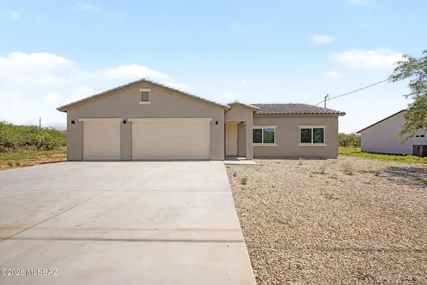 21 Via Inglaterra, Rio Rico, AZ 85648