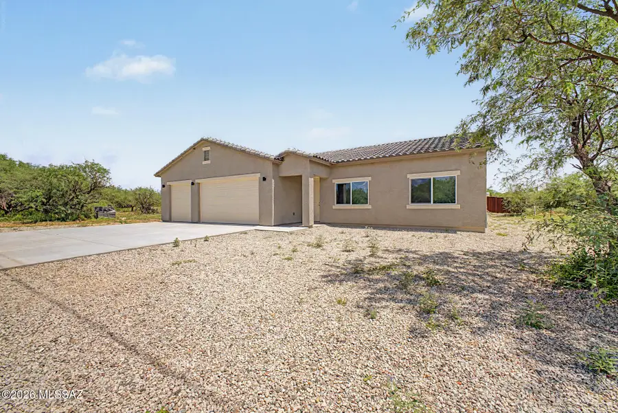 21 Via Inglaterra, Rio Rico, AZ 85648 - #3