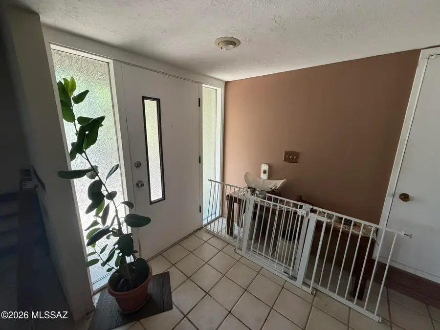 2550 N Tomahawk, Tucson, AZ 85749 - #3