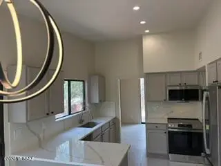 3040 N Willow Creek, Tucson, AZ 85712