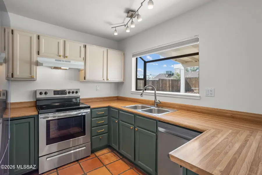 4050 W Braemore, Tucson, AZ 85742 - #3