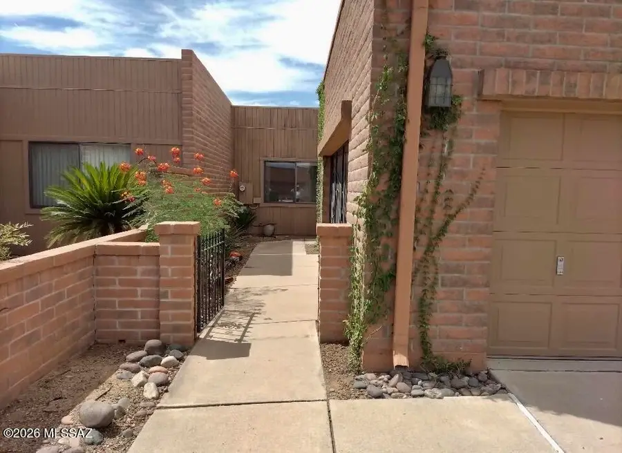 1669 W Calle Del Grajo, Green Valley, AZ 85622 - #2