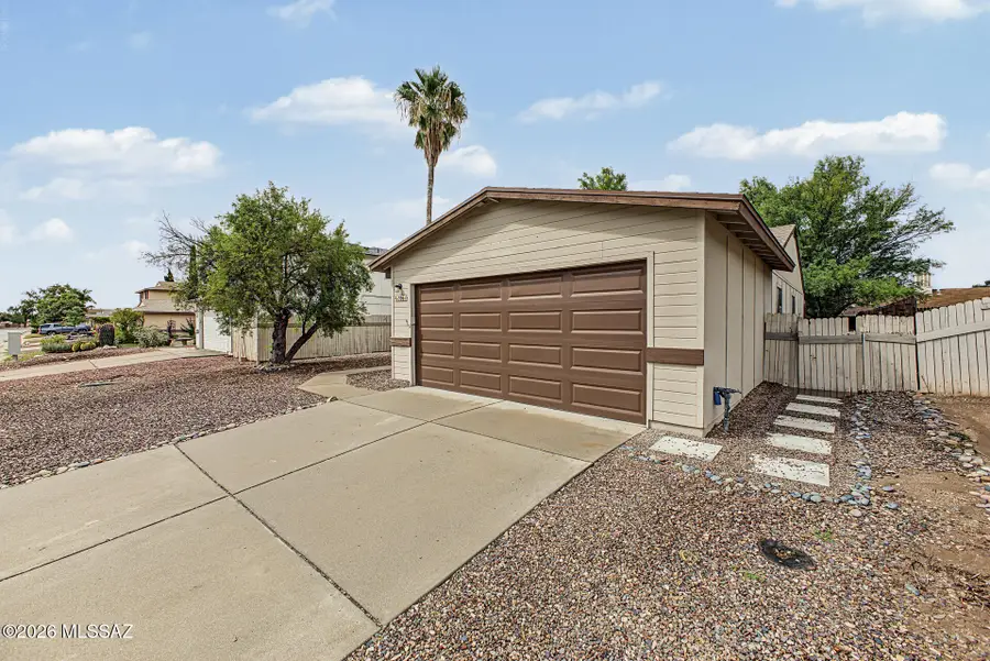 5961 N Belbrook, Tucson, AZ 85741 - #3