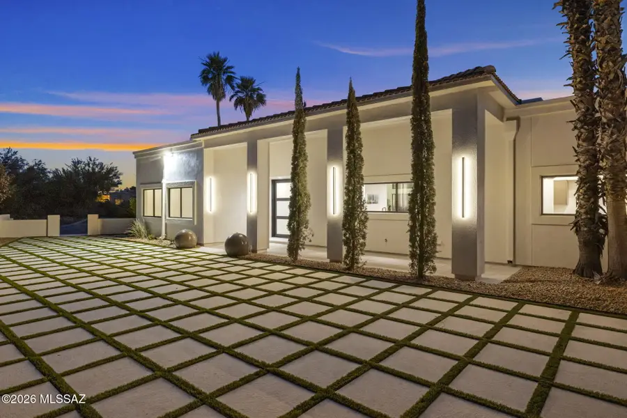 295 W Valle Del Oro, Oro Valley, AZ 85737 - #2
