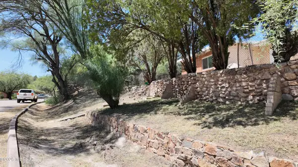 1371 E Bristol, Nogales, AZ 85621