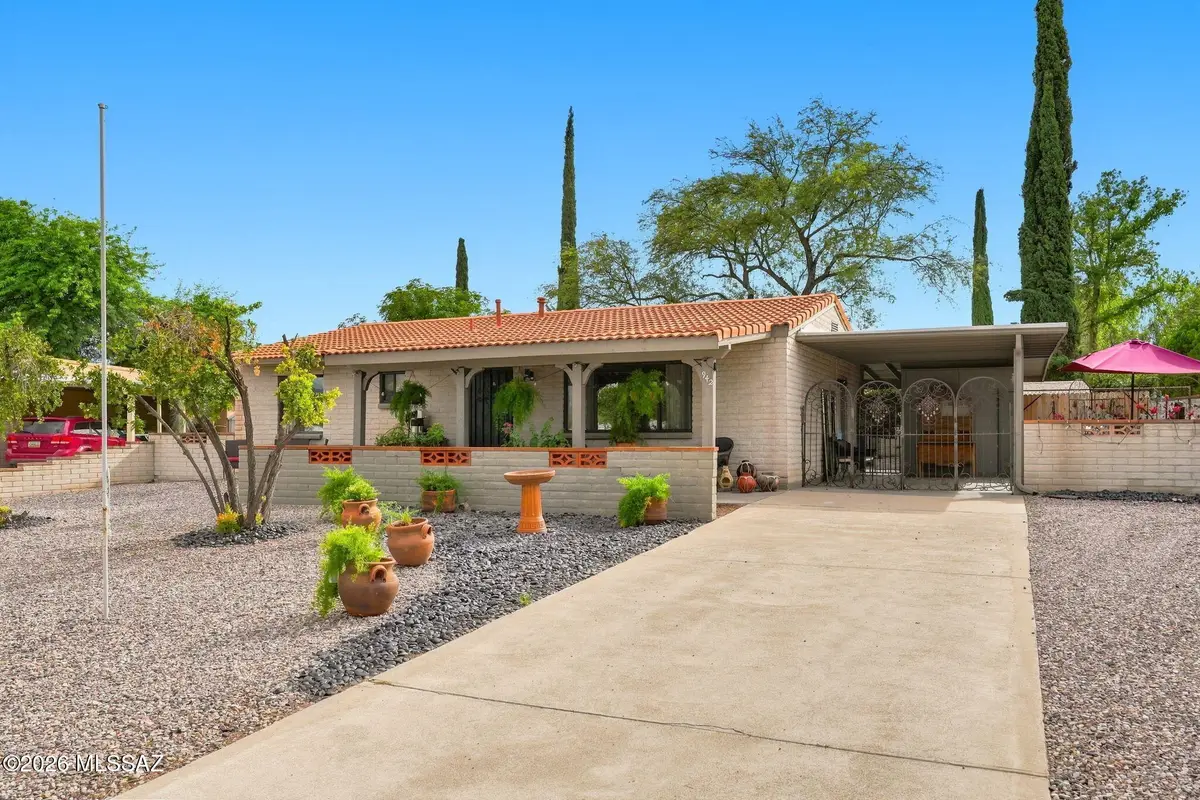 942 S Abrego, Green Valley, AZ 85614 - #1
