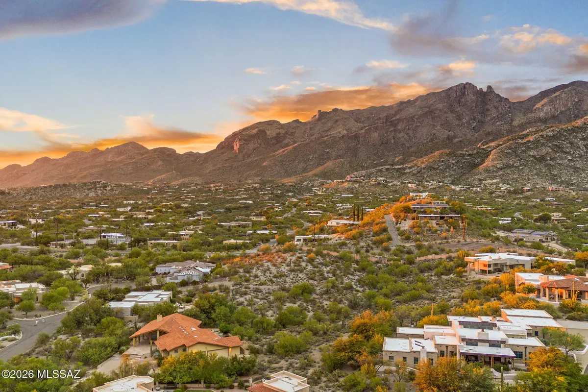 6350 N Cadena De Montanas, Tucson, AZ 85718 - #1