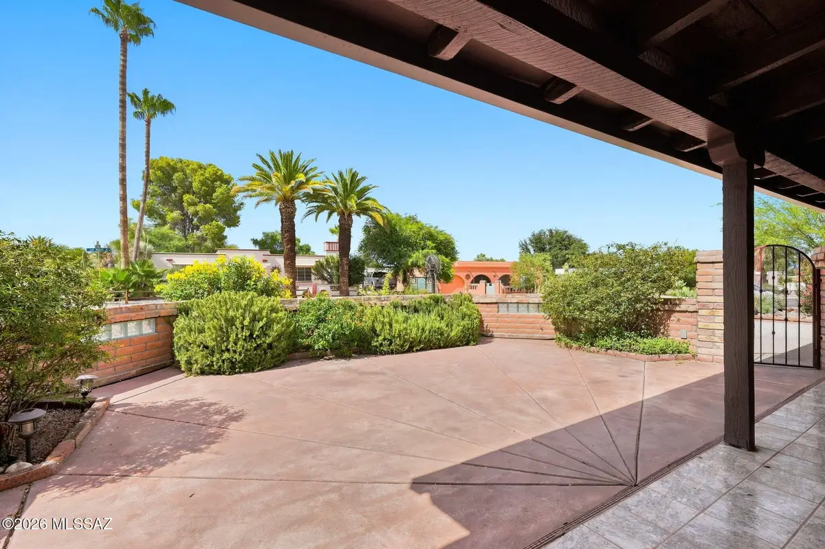 218 E Las Milpas, Green Valley, AZ 85614 - #1