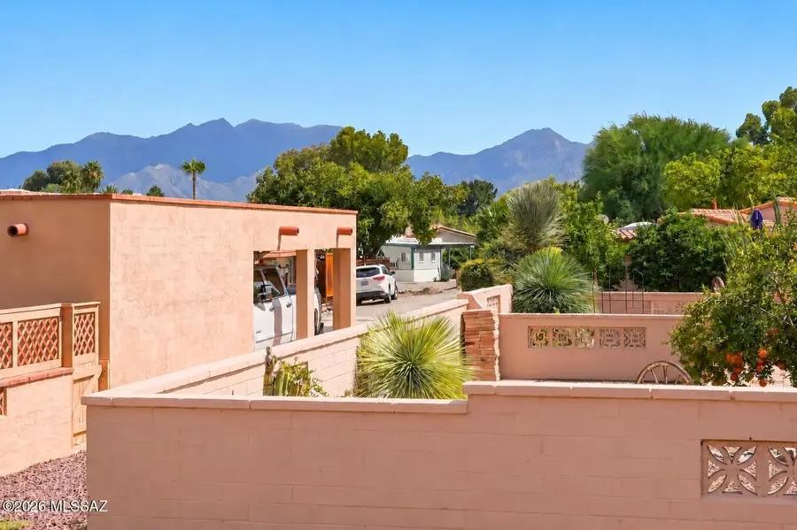 218 E Las Milpas, Green Valley, AZ 85614 - #2